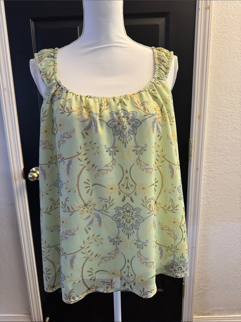 Maurices Pale Green Floral Scoop Neck Cami